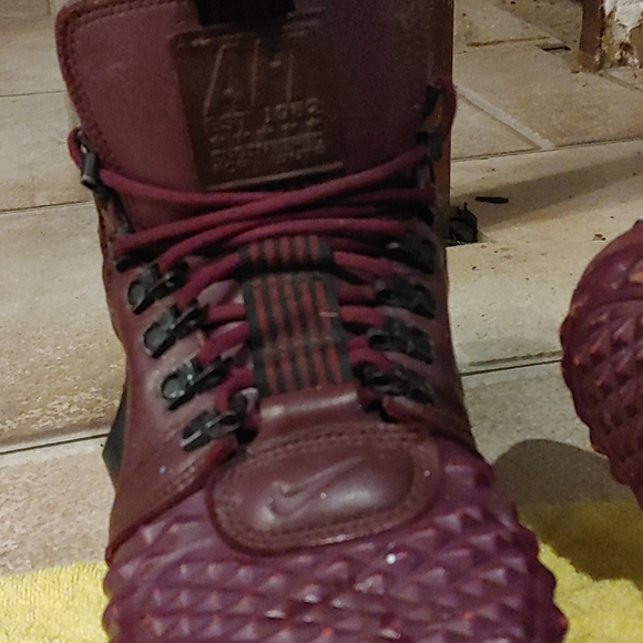 Nike - Picture 5 of 5